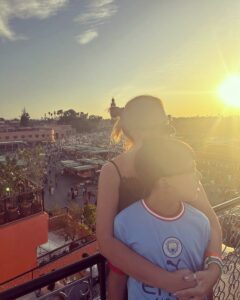 Mónica Sintra Instagram - Estamos bem. 🤍 Obrigada a todos e a cada um de vocês pelo carinho. ❤️ Marrakech, Morocco