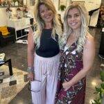 Mónica Sintra Instagram - 🎤✨ Hoje reabrimos com uma transformação estelar. Recebemos a nossa queridíssima @monicasintraoficial e não podíamos estar mais contentes em partilhar o que fizemos! ✨🎤 🌈💆‍♀️ A Mónica começou por fazer coloração e madeixas, trazendo uma energia fresca ao seu visual, mesmo típica para o verão. E não parámos por aí! A ozonoterapia com hidratação foi o toque final para garantir que o cabelo da Mónica está tão radiante quanto a sua voz. É sempre um gosto enorme receber a nossa Mónica aqui na MARA Cabeleireiros e, agora, queremos saber: que dizem deste resultado final? Gostam tanto quanto nós? 🤩