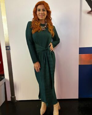 Mónica Sintra Instagram - De volta ao meu “Alô Portugal”, agora na @sicoficial e na @sicinternacional.oficial. Quem está desse lado? 📺
💇‍♀️ @catiasousacoelho 
💄 @veronica.m.makeup