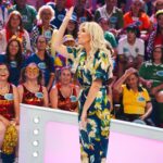 Mónica Sintra Instagram - Hoje à noite estamos juntos para muita diversão no "Vai ao Racha", com o meu querido @pedroteixeiraoficial na @tvioficial. Estão prontos para me ver a jogar em alguns dos jogos mais divertidos da TV? 🎲 Conto convosco desse lado, meus amores. ❤️ 💇‍♀️ @leteferreira72 💄 @73ana