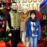 Mónica Sintra Instagram - O circo é uma arte muito antiga. Uma arte que se tem vindo a desenvolver e a crescer. A adaptar. Todos os anos, implementei como tradição irmos ao circo na altura do Natal. Para complementar a magia desta época tão especial. A convite do Victor Hugo Cardinali e também de um grande amigo, o Nelson, fomos, no passado fim-de-semana viver a magia do circo e, como sempre, foi incrível. Agradeço muito esta oportunidade a ambos. E vocês? Também são tão fãs desta arte e da ilusão como nós? 🧙‍♀️🧙‍♂️🪄 . . . #VictorHugoCardinali #circo #circus #magia #magic