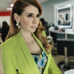 Mónica Sintra Instagram - A competição do “Estrelas ao Sábado” faz hoje uma pausa e temos um especial “Regiões” para animar esta tarde de início de fim-de-semana. Conto convosco desse lado? 😍 💇‍♀️ @antoniocortezatelier 💄 @paulacarmo.makeup 👗 @muonti_dress_code 💎 @eugeniocamposjewels 👠 @donavportugal