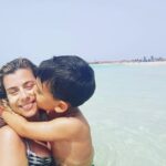Mónica Sintra Instagram - Há 13 anos descobri algo. Algo que já conhecia. Mas conheci-o na sua forma maior. Numa forma que é quase inexplicável. Falo do amor. Mas de um amor especial. O amor de um filho. Um amor que é difícil (ou mesmo impossível) de quantificar. Trouxe ao mundo alguém. Alguém para estar ao meu lado nos bons e maus momentos. Meus e dele. Sempre. ❤️ Escrever estas palavras não é fácil. Nada do que escreva estará sequer perto daquilo que é o meu amor por este ser que hoje está de parabéns. Este ser especial e de luz que faz parte de mim. Parabéns, Duarte. És o homem da minha vida. E serás sempre. ✨Amo-te muito.