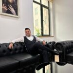 Müşfiq Şahverdiyev Instagram - Calishin hecneyi vecinize almayin. Eyer vecinize alsaniz, vecsizleri sevindirmish olarsiz😉😎