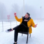 Müşfiq Şahverdiyev Instagram - Ehvalim yaxshi olanda Menim ucun colde bayir kimidi😜🥂 Qebele Tufandag