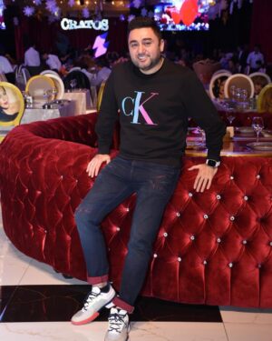 Müşfiq Şahverdiyev Instagram - O qeder dediniz Mushviq coox kokelmisen he indi tapin gorum o qarin hani😜 bilirem coxu deyecek ki, pragramla arigladim yada qarnin dala cekib😄😄 inanim ki, ne dala cekmishem ne de saga 😃☺️