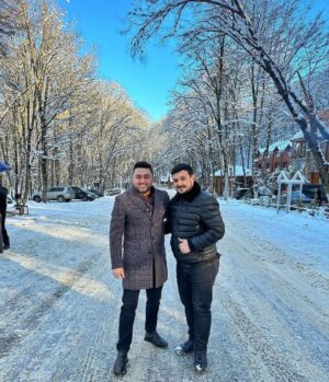 Müşfiq Şahverdiyev Instagram - Shaxtali bir qish havasindan Size Salam Size Salamm getirmishemm😊😊⛄️⛄️❄️❄️