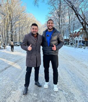 Müşfiq Şahverdiyev Instagram - Shaxtali bir qish havasindan Size Salam Size Salamm getirmishemm😊😊⛄️⛄️❄️❄️