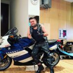 Müşfiq Şahverdiyev Instagram - Paytaxt salati konsertimizin en maragli sehnelerinden biri rok😎🎸🎸🎤🎤🎹 Heyder Eliyev Sarayi
