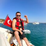Müşfiq Şahverdiyev Instagram - Her gunumuz bir xatiredir. Arzu edirem ki, kecen her bir gununuz Sizin ucun gozel bir xatire kimi qalsin eziz dostlarım🥰🥰❤️ #çeşme #izmir #türkiye 🇹🇷🇹🇷 Ceşme