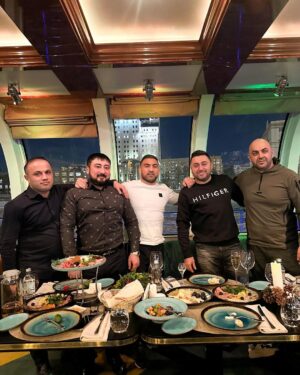 Müşfiq Şahverdiyev Instagram - Я друг, Ты друг , Мы «кырминальный друг» 🤣🤣🤘🏾 @ilkin__001 @jafarzade_r.r @shikar__bedelov #moscow #travel #restaurant 🇷🇺🇷🇺🇷🇺