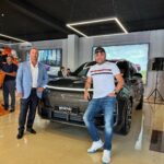 Müşfiq Şahverdiyev Instagram – Xeyirli ugurlu olsun 😊👍🚘 avtomobiller bir sozle mohteshem  icinde olmuyan shey yoxdu icgili olsan sag qoltugda otur unvani de Seni aparacaq😄 ve en esasi bu avtomobillerin  elektrik enerjisi ile ishlemeleridir😊👍 @legend_motors_baku