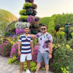 Müşfiq Şahverdiyev Instagram - +40 c isti yanimzda da buz kimi @rio.cocktails 😉👌🍹 #dubai 🇦🇪 #miraclegarden 🇦🇪 Dubai UAE