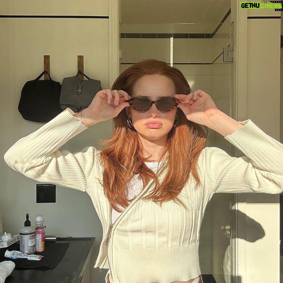 Madelaine Petsch Instagram - summer imy 🥲