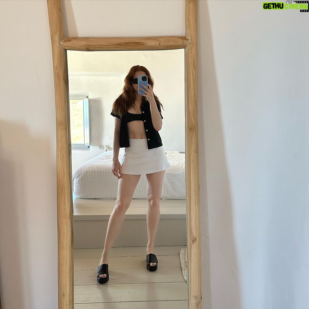 Madelaine Petsch Instagram - still resetting 🌝 Mykonos, Greece