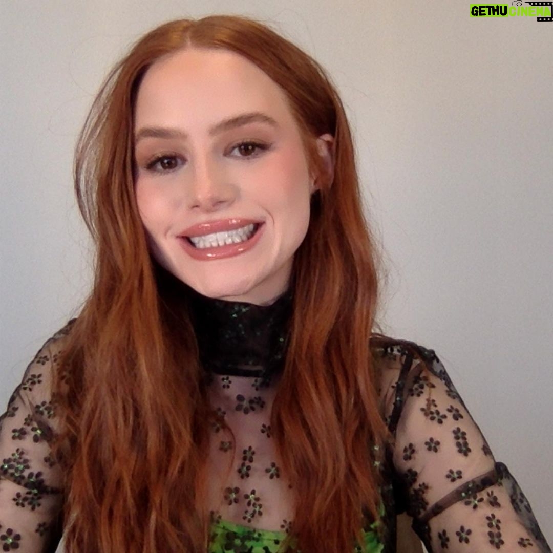 Madelaine Petsch Instagram - facetiming me is fun 🐸