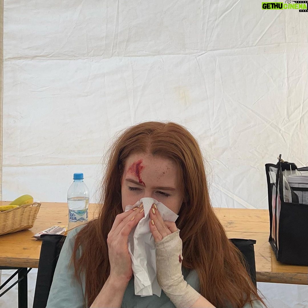 Madelaine Petsch Instagram - girl vs sinus infection 🤧