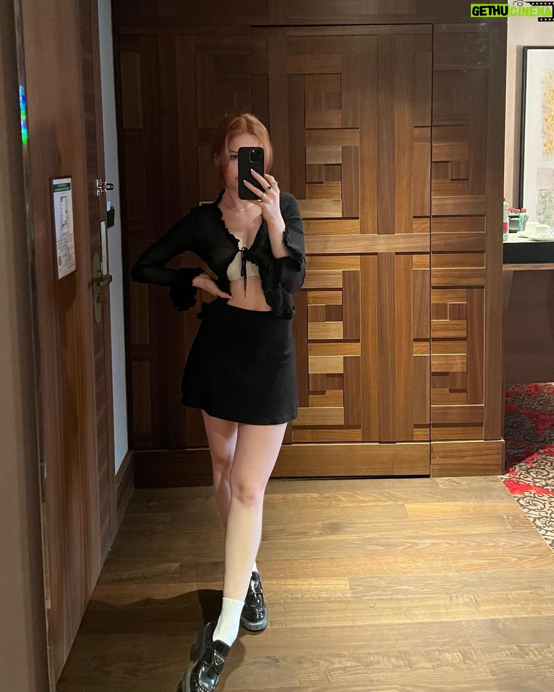Madelaine Petsch - 1.9 Million Likes - 28 🍒