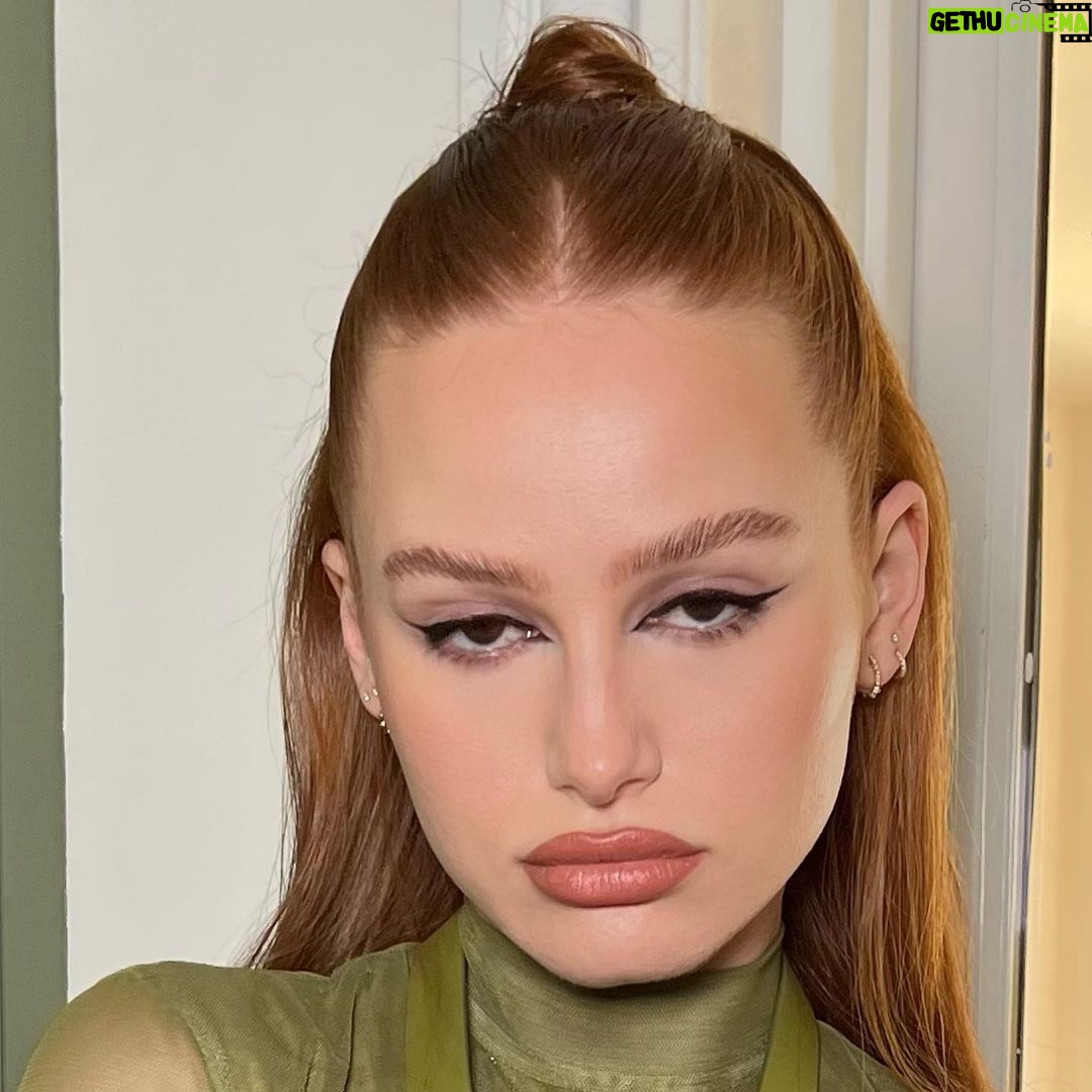 Madelaine Petsch Instagram - decided to dress my sim up today