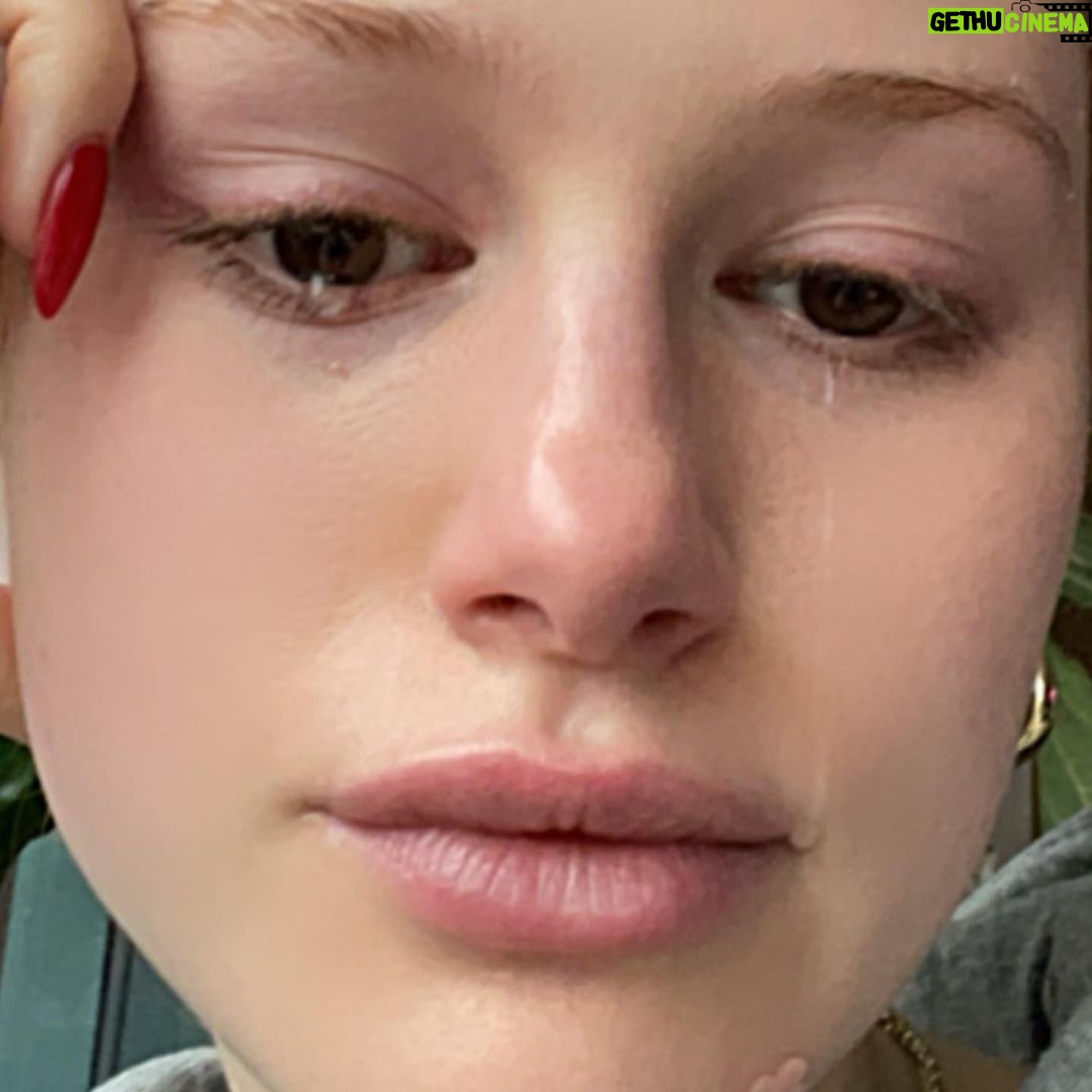 Madelaine Petsch Instagram - 2021 tears !!!! 🥰😂😵💫