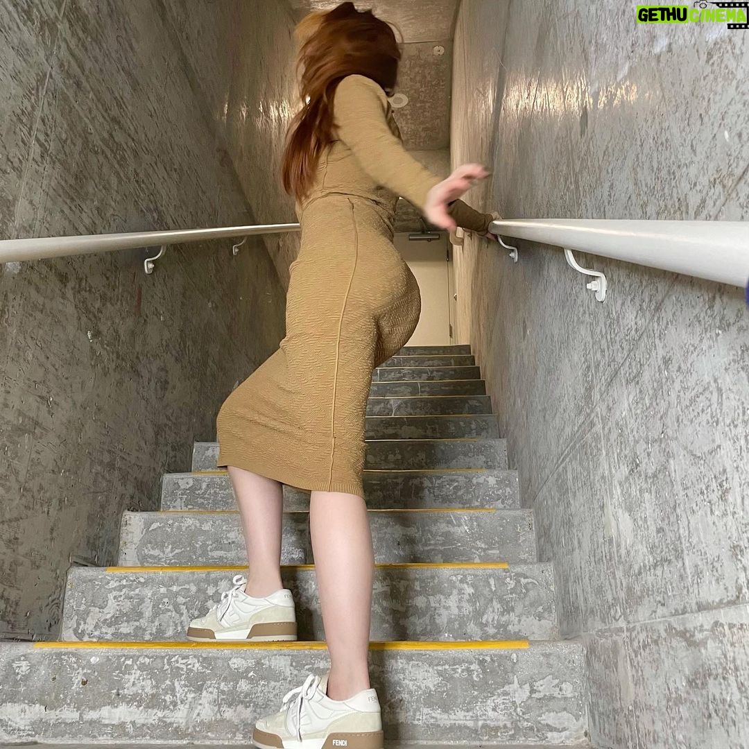 Madelaine Petsch Instagram - it’s the #fendimatch shoes for me 🪐 @fendi @silviaventurinifendi @kimjones #fendi #ad