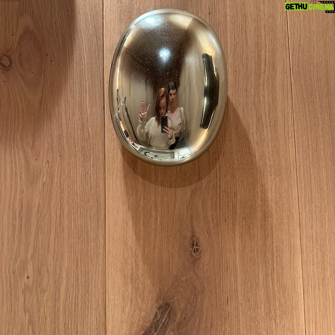 Madelaine Petsch Instagram - ding dong it’s me !!!!