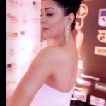 Madhavi Nimkar Instagram - Tv9 मराठी आपला बायोस्कोप पूरस्कार २०२३ 🏆 . . #redcarpet #starpravah @star_pravah Beautiful dress by @the_rightknot ❤️ Hairstyle @renu Makeup 🙋🏻‍♀️