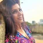 Madhavi Nimkar Instagram - Snehithane 💖 . . #song #instaphoto #love❤️ #instagram #me Love this song 💖