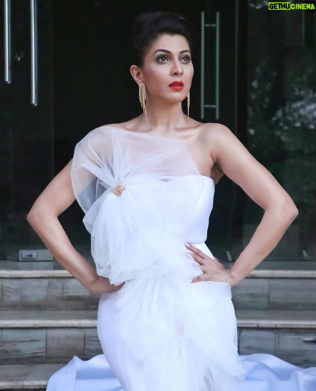 Madhavi Nimkar Instagram - I observe and remain silent 🤫😉💖