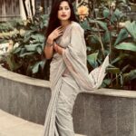 Madhumitha H Instagram - Living in vintage dream 💤✨🖤 Saree- @unnatisilks #vintagevibes #retro #sareelove #traditional #aesthetic #loveforsaree #checks