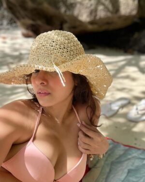 Madhura Naik Instagram - NO FILTERS in life ;)