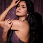 Madhurima Tuli Instagram - 💫🖤 #aboutlastnight #jiomamimumbaifilmfestival #blackgirlmagic Stylist @simstyles20 Outfit @themeshstore.co Accessories @miranabymegha @affiliates_pr Bag @eena.official @tlmconsultancy Photographer @mirajverma_photography HMU @manjiri_trivedi