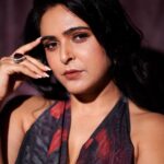 Madhurima Tuli Instagram - 💫🖤 #aboutlastnight #jiomamimumbaifilmfestival #blackgirlmagic Stylist @simstyles20 Outfit @themeshstore.co Accessories @miranabymegha @affiliates_pr Bag @eena.official @tlmconsultancy Photographer @mirajverma_photography HMU @manjiri_trivedi