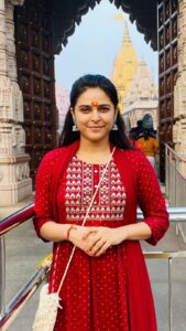 Madhurima Tuli Instagram - A beautiful day in Varanasi.. Had a lovely Darshan of #kaashivishwanath #harharmahadev #harhargange #reels #varanasi #beautiful #spirituality #grateful Wearing @maaesaclothing @iffc.india @ketki.kapadia @devendrakhandelwal06 @mohitkhanna0503