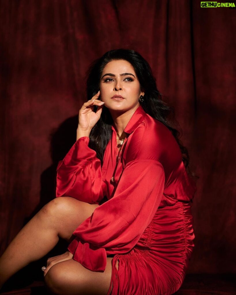 Madhurima Tuli Instagram - Red 🌶 😛❤ Stylist @simstyles20 Outfit @themudy.official Accessories @the.fun.company Footwear @londonrag_in Photographer @mirajverma_photography HMU @sunny_makeup_artist #red #dress #award #grateful