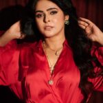 Madhurima Tuli Instagram - Red 🌶️ 😛❤️ Stylist @simstyles20 Outfit @themudy.official Accessories @the.fun.company Footwear @londonrag_in Photographer @mirajverma_photography HMU @sunny_makeup_artist #red #dress #award #grateful