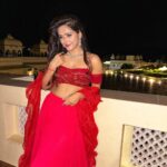 Madhurima Tuli Instagram – Laal Ishq.. ❤️💫

#red #indianwear #indian #labgarhpalace #beautiful