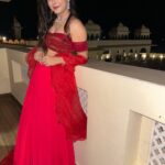 Madhurima Tuli Instagram - Laal Ishq.. ❤️💫 #red #indianwear #indian #labgarhpalace #beautiful