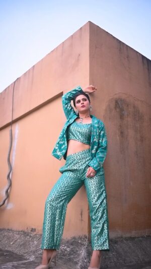 Madhurima Tuli Instagram - 🧚🏼‍♀️✨💚

#reelitfeelit #reelkarofeelkaro #video #reelsvideo