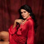 Madhurima Tuli Instagram - Red 🌶️ 😛❤️ Stylist @simstyles20 Outfit @themudy.official Accessories @the.fun.company Footwear @londonrag_in Photographer @mirajverma_photography HMU @sunny_makeup_artist #red #dress #award #grateful