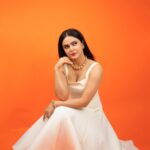 Madhurima Tuli Instagram - What a wonderful opening ceremony of JIO MAMI @mumbaifilmfestival @nmacc.india 🧡🙏🏼🙌🏼 Stylist @simstyles20 Outfit @sans.studio Accessories @the.fun.company Ring & bag @rubans.in @oakpininpr 📸 @o_chhayachitrakar HMU @sunny_makeup_artist PR @shimmerentertainment