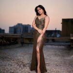 Madhurima Tuli Instagram – What a beautiful evening @theitaofficial ✨💫

Stylist @simstyles20
Outfit @datetheramp
Accessories @rubans.in @oakpinionpr
Photographer @mirajverma_photography 
HMU @sunny_makeup_artist 

#glitter #glamour #awards #beautiful #evening