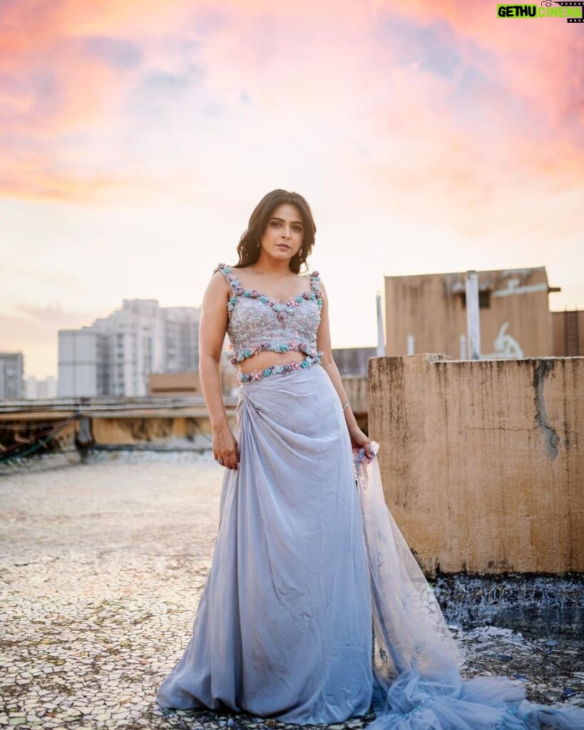 Madhurima Tuli Instagram - Meet me where sky touches the sea.. ✨💫 Stylist @simstyles20 Intern @stylist_khushbu Outfit @_bayaofficial_ @viralmantra Jewels @the_jewel_gallery Photographer @mirajverma_photography HMU @sunny_makeup_artist