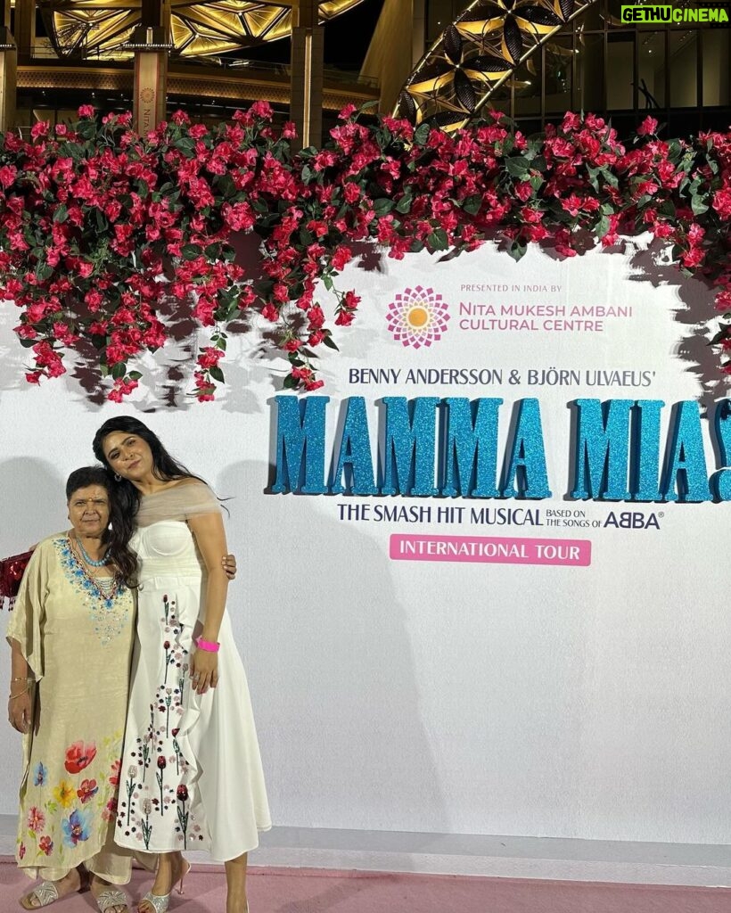 Madhurima Tuli Instagram - #mamamia What an amazing show!! This musical show stole my heart. Must must watch @nmacc.india 🫶🏼🙌🏼 Stylist @simstyles20 Outfit @datetheramp Studs & Rings @upakarna Bag @eena.official @tlmconsultancy Heels @londonrag_in Photographer @mirajverma_photography HMU @manjiri_trivedi