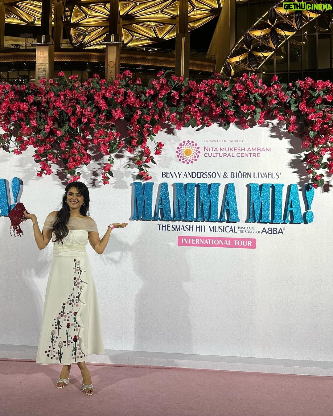 Madhurima Tuli Instagram - #mamamia What an amazing show!! This musical show stole my heart. Must must watch @nmacc.india ๐ซถ๐ผ๐๐ผ Stylist @simstyles20 Outfit @datetheramp Studs & Rings @upakarna Bag @eena.official @tlmconsultancy Heels @londonrag_in Photographer @mirajverma_photography HMU @manjiri_trivedi