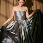 Madhurima Tuli Instagram - I don’t get cute.. I get drop dead gorgeous.. 👀😛🥰 Stylist @simstyles20 Outfit @datetheramp Studs & Rings @rubans.in @oakpinionpr Bag @eena.official @tlmconsultancy Heels @londonrag_in MUA & Hair @raj_mukadam Photographer @mirajverma_photography