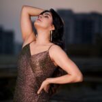 Madhurima Tuli Instagram – What a beautiful evening @theitaofficial ✨💫

Stylist @simstyles20
Outfit @datetheramp
Accessories @rubans.in @oakpinionpr
Photographer @mirajverma_photography 
HMU @sunny_makeup_artist 

#glitter #glamour #awards #beautiful #evening
