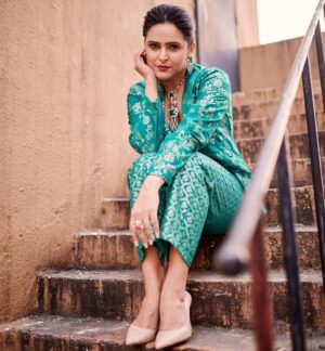 Madhurima Tuli Instagram - Believer ✨❤️

#believer #grateful #love #peace #light