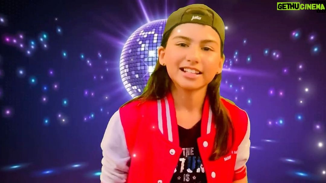Madison Taylor Baez Instagram - “Throw Back Love”. 11 Yo Madison Taylor Baez. Such a fun song to sing. #singer #singersongwriter #singers #musician #musicvideo #singingcover #actor #actress #meghantrainor #youngselenanetflix