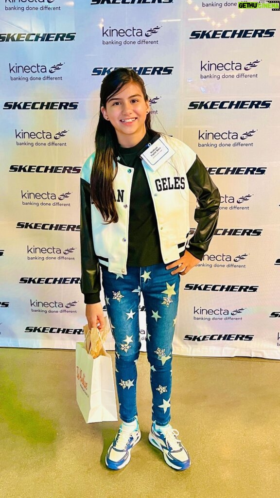 Madison Taylor Baez Instagram - What An Amazing night at the @skechers partner appreciation night. I was honored to be there and although not planned I sang for everyone which was really fun. The money raised from @skechersp2pwalk was distributed to the Skechers friendship foundation and the various city education programs to help kids with disabilities and kid's education. I lend my voice to many charities this charity is near and dear to my heart because I am kid who has been very blessed with opportunities in my life and I want to continue to give back to kids in need. #skechers #skechersfriendshipwalk #singer #actor #actors #singers #kids #manhattanbeach